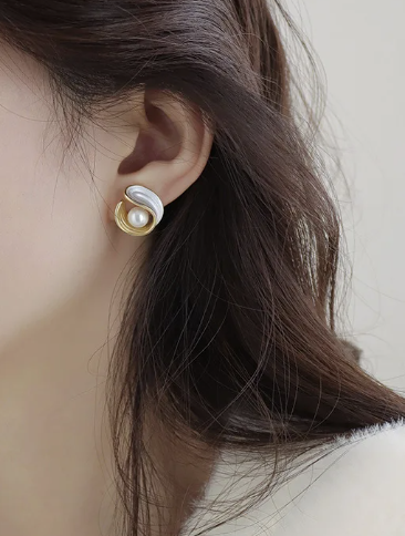 Oyster Pearl Studs - FLY