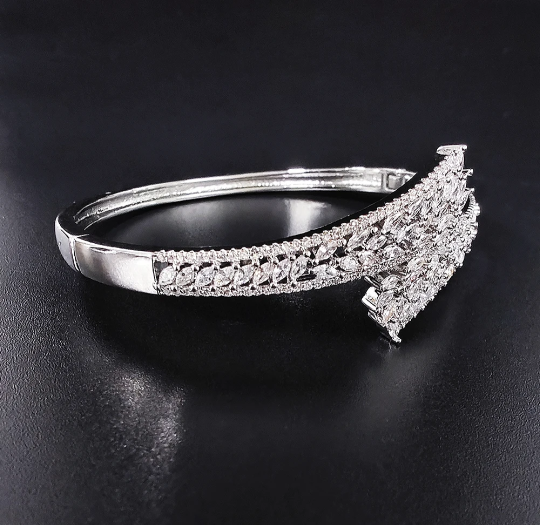 Diamond Splendor Cuff - FLY