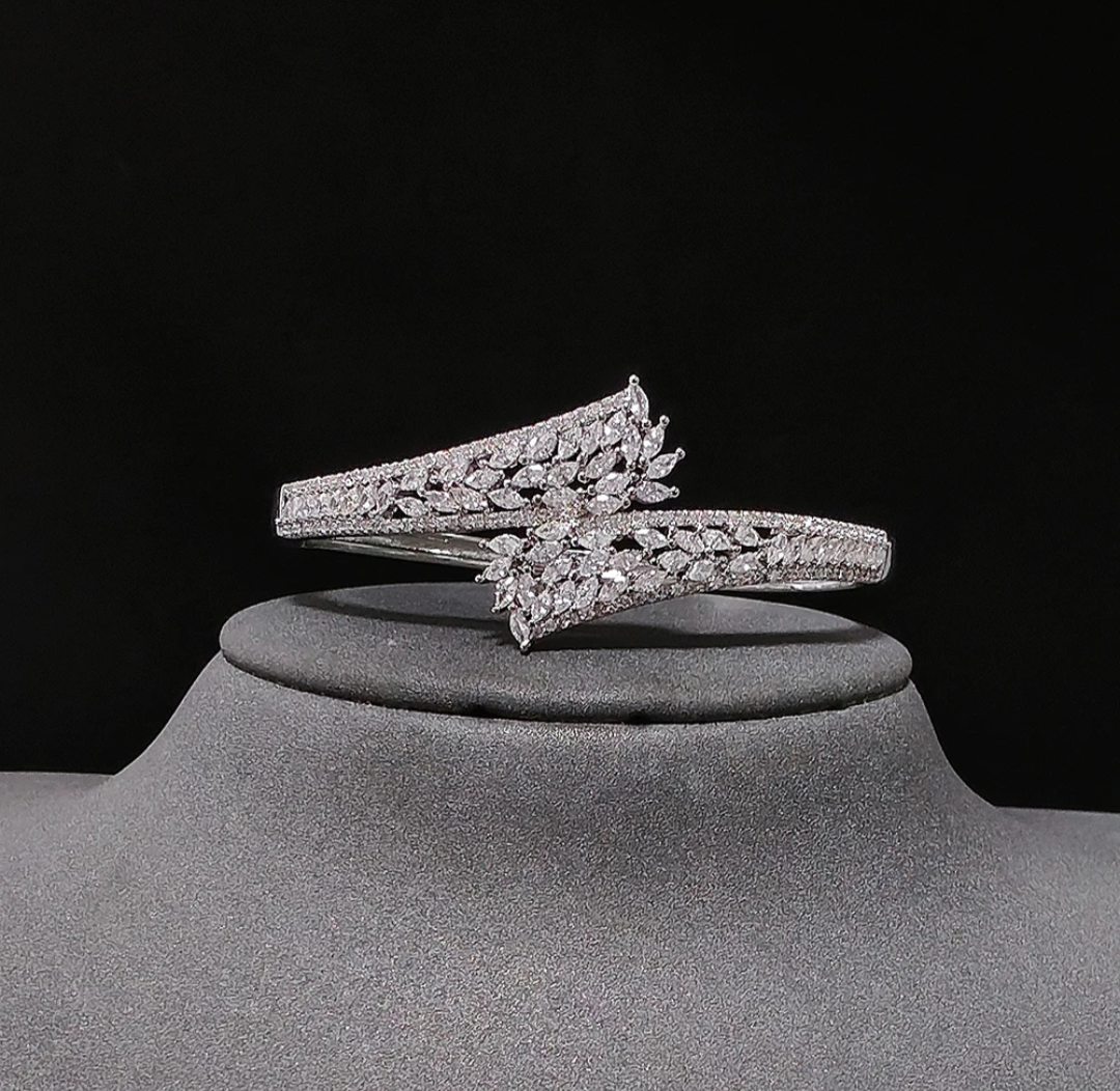 Diamond Splendor Cuff - FLY