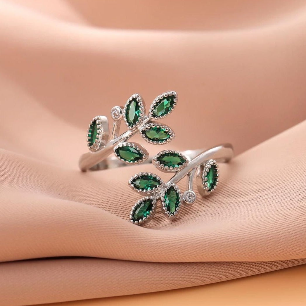 Leafy Charm Ring - FLY