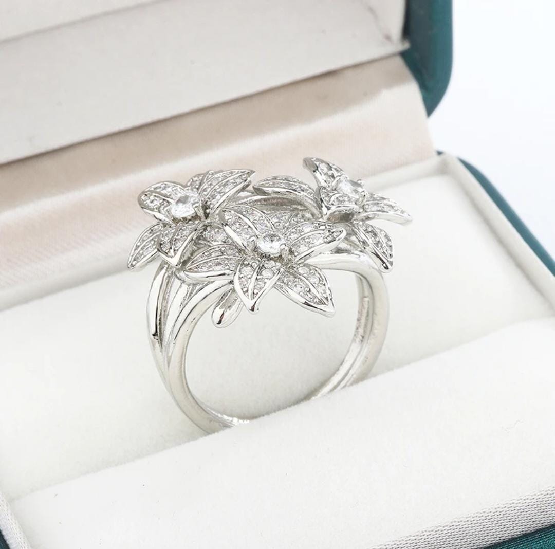 Blossom Trio Ring - FLY
