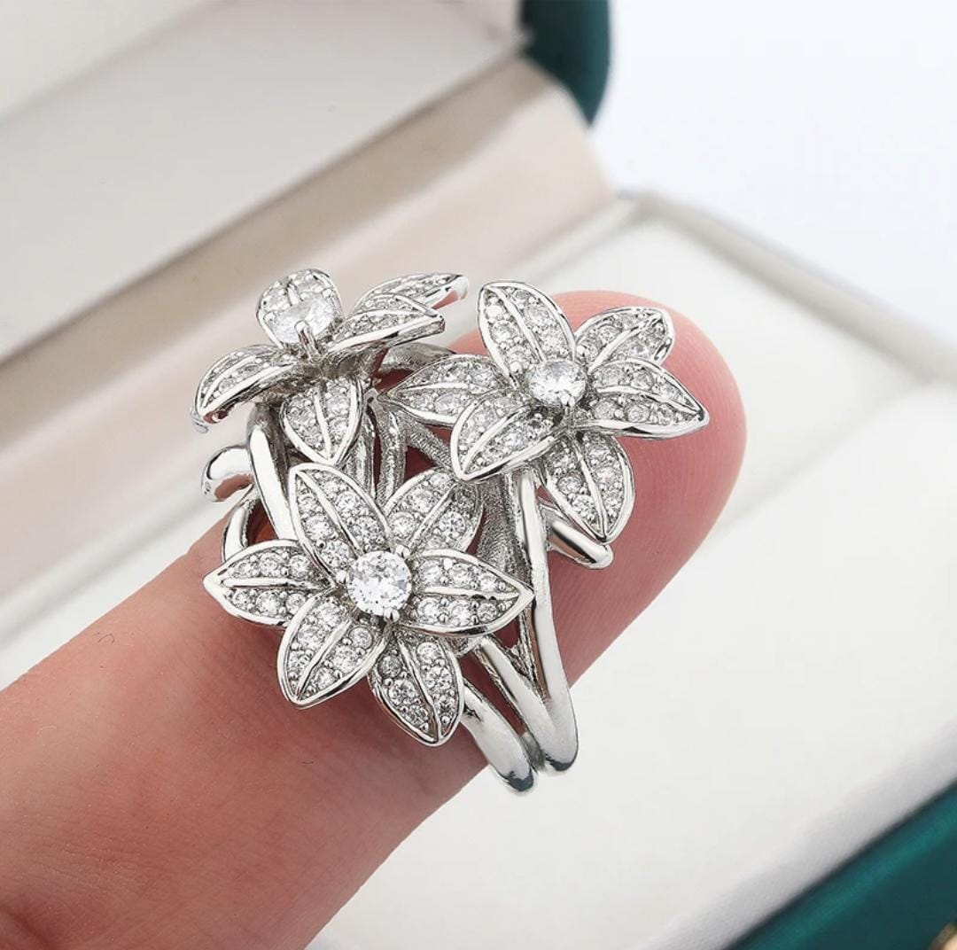 Blossom Trio Ring - FLY