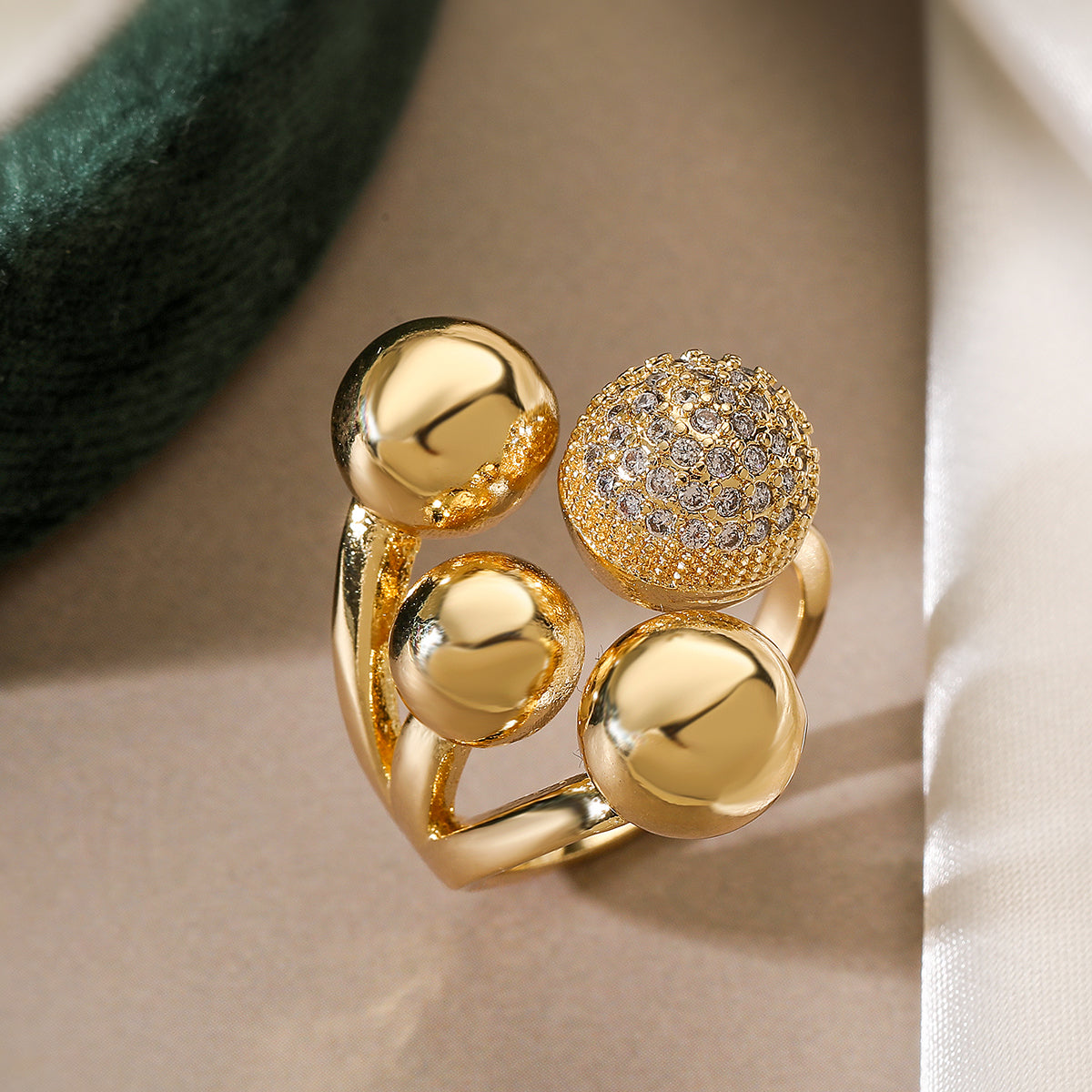 Golden Twirl Ring - FLY
