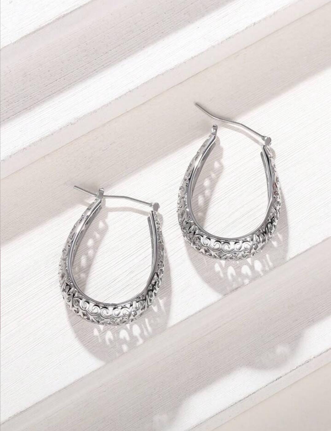 Noir Hoops