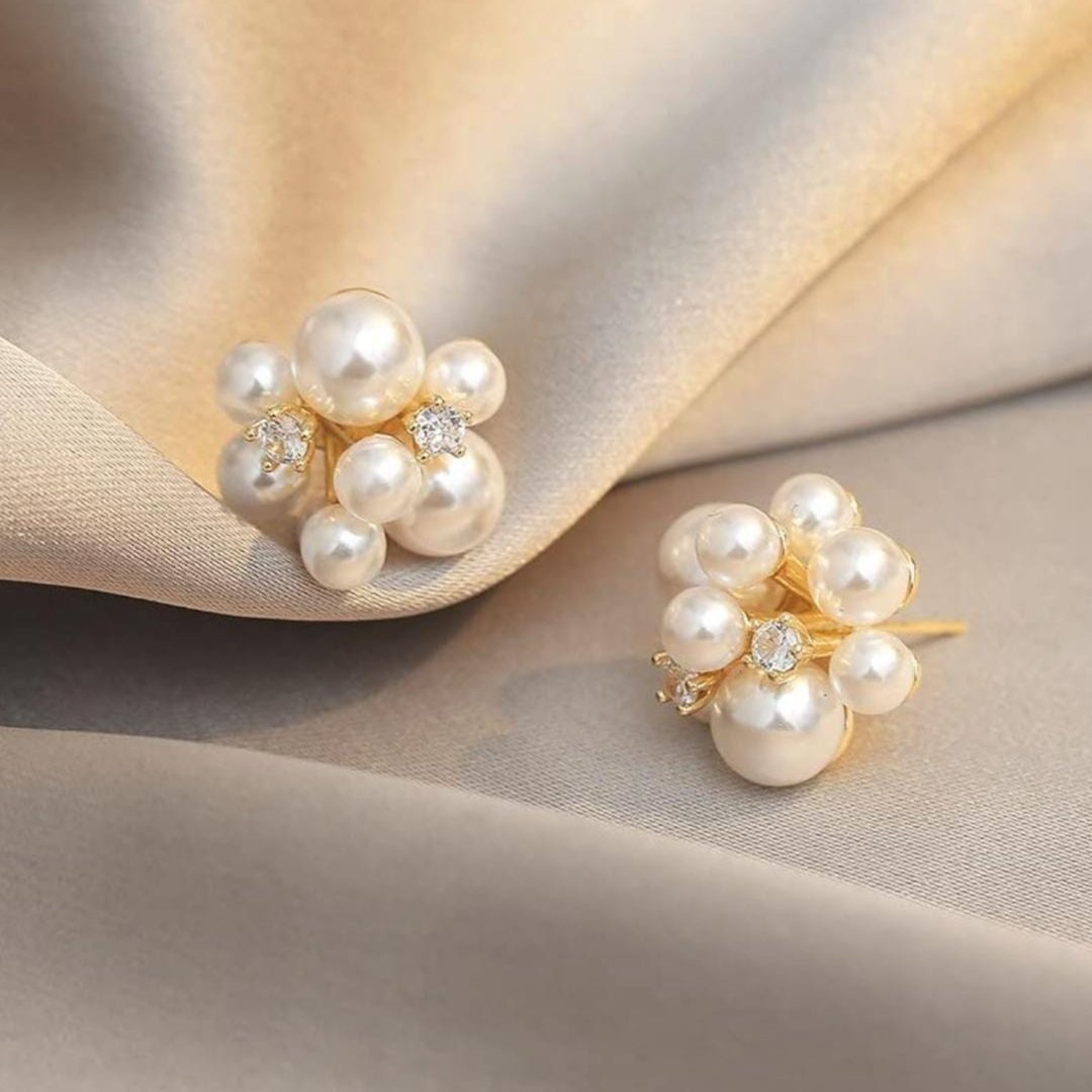 Pearl Frost Studs