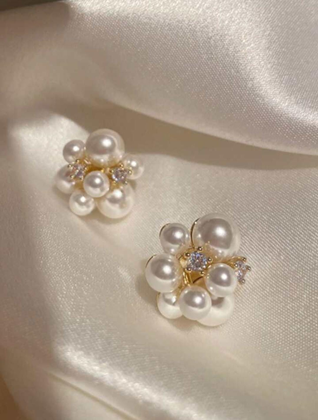 Pearl Frost Studs