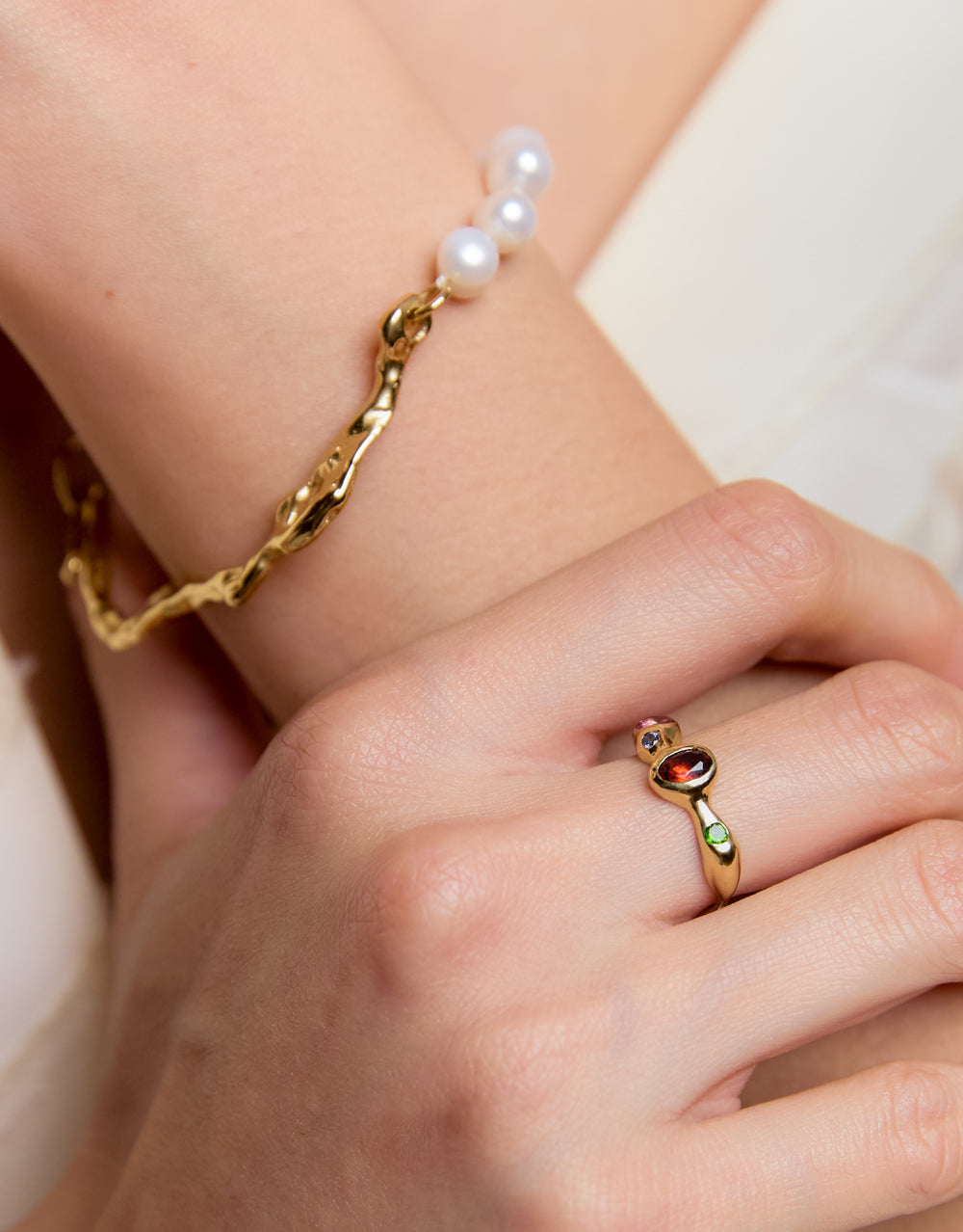 Sculpt Pearl Bracelet