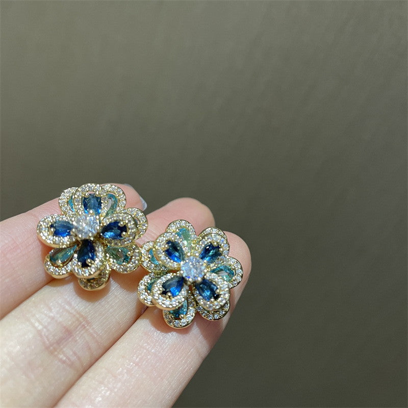 Korean Daisy Earrings