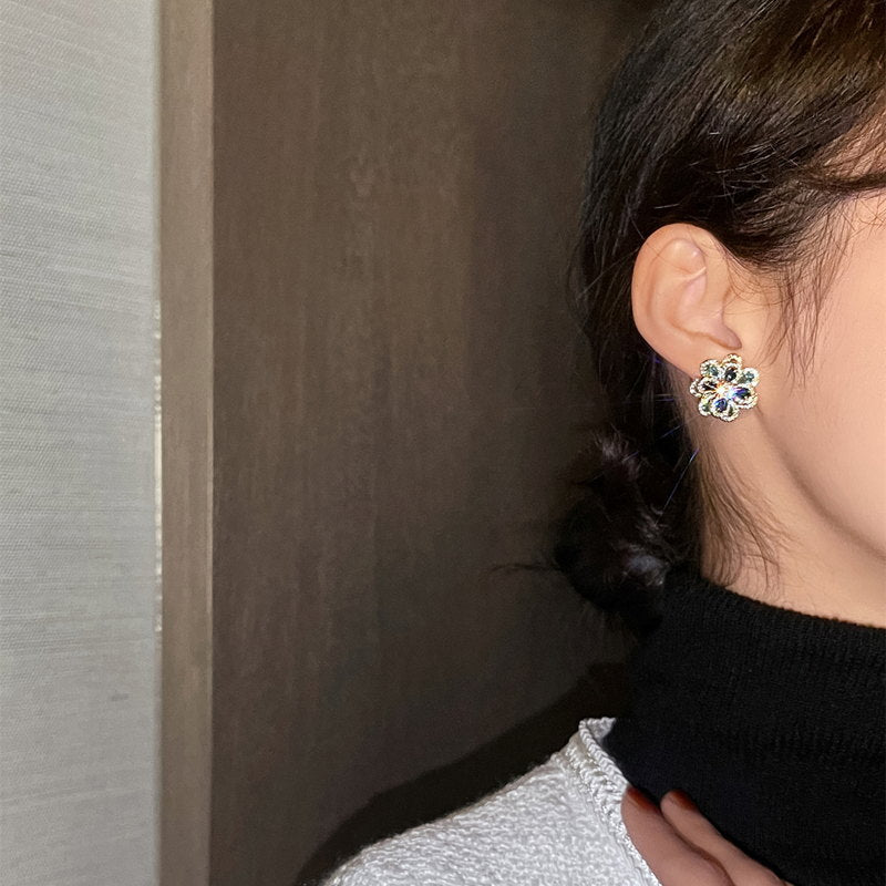 Korean Daisy Earrings