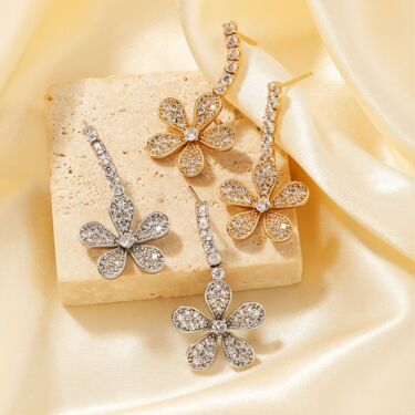 Flora Dangles