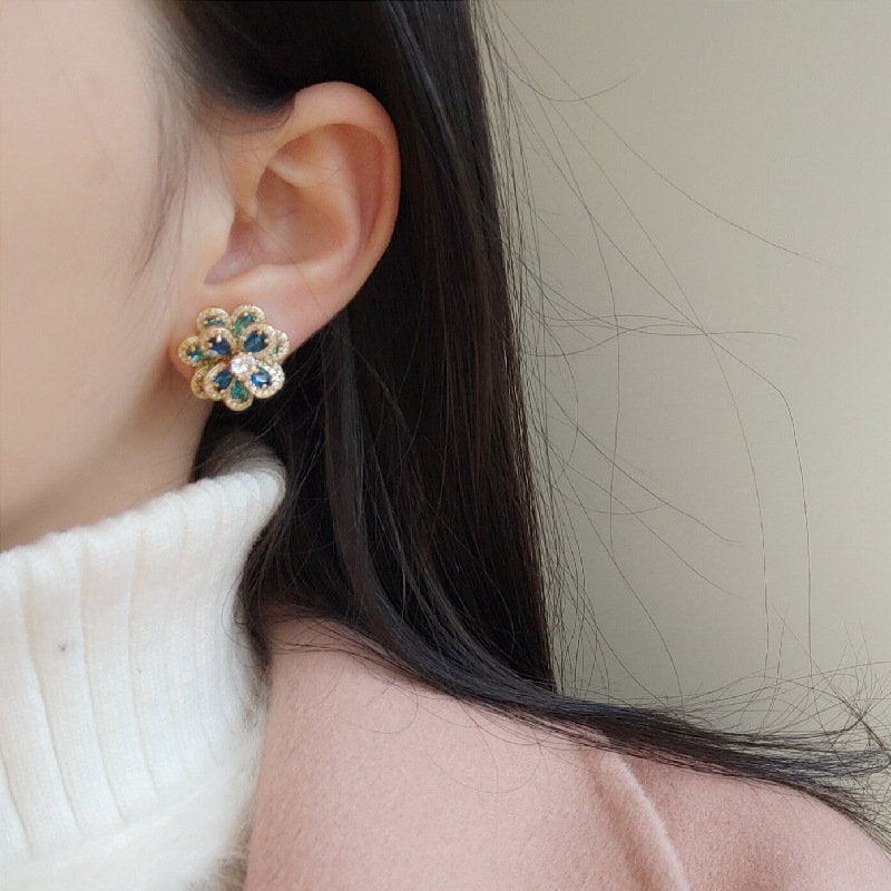 Korean Daisy Earrings