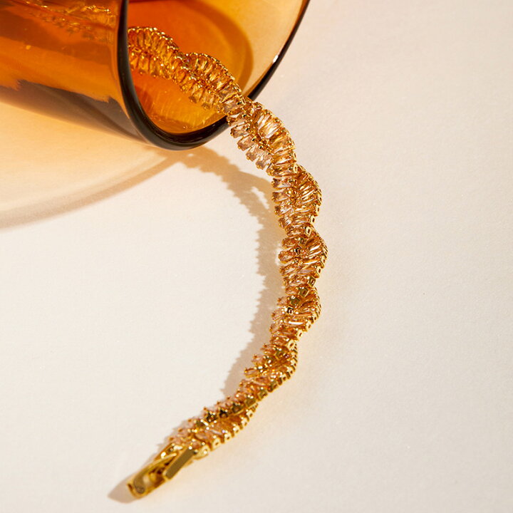Lumiére Twist Bracelet
