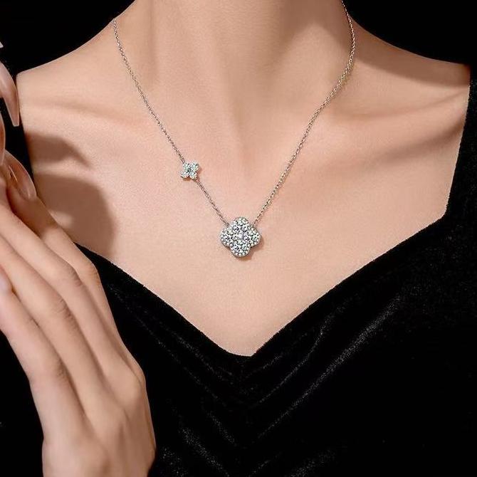 Silver Clover Pendant