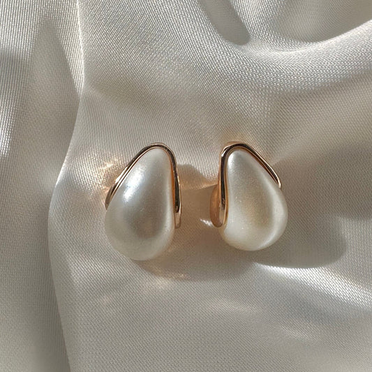 Moonlit Pearl Drops