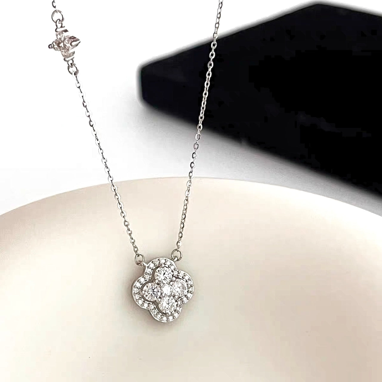 Silver Clover Pendant