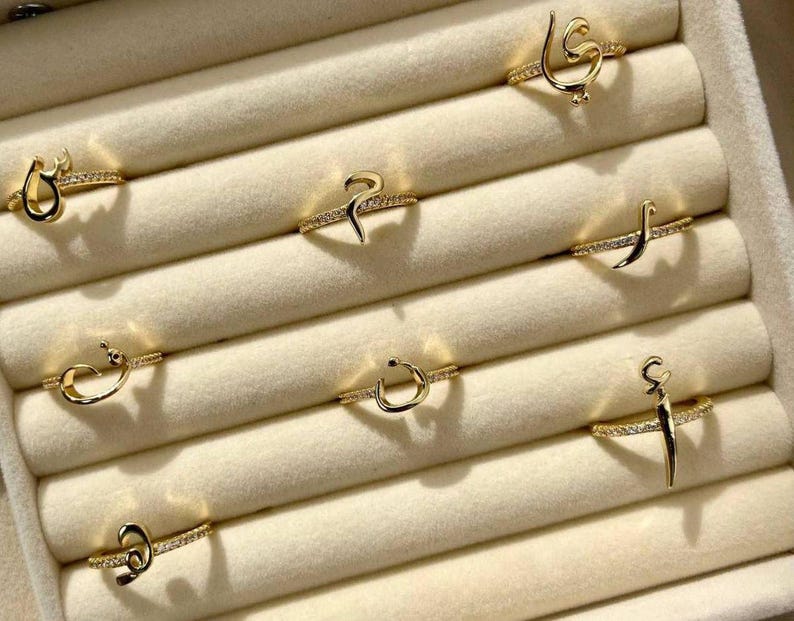 Harf Charm Ring