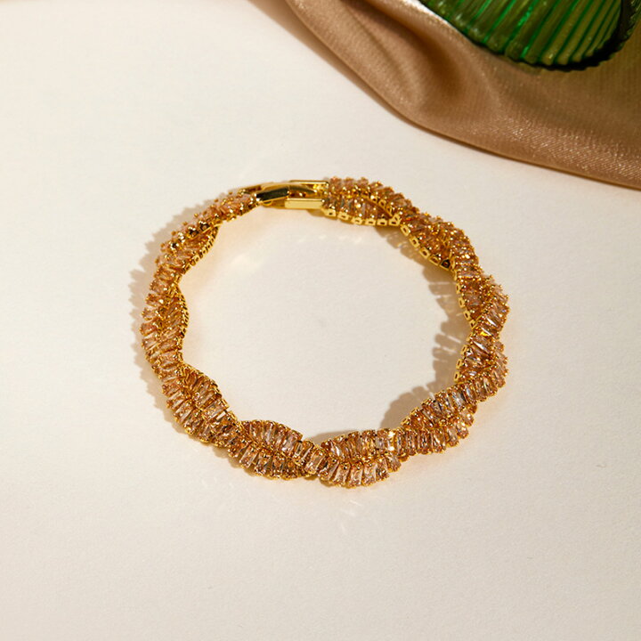 Lumiére Twist Bracelet