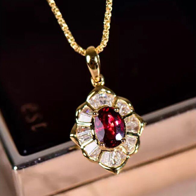 Majesté Pendant